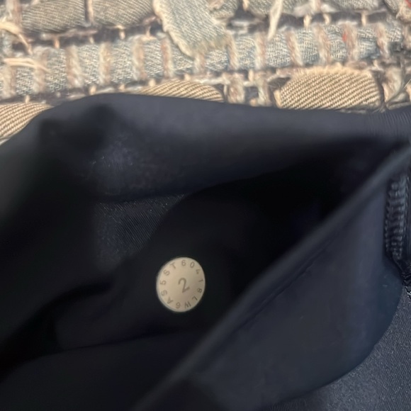 Lululemon fast and free reflective Capri legging - Picture 4 of 4